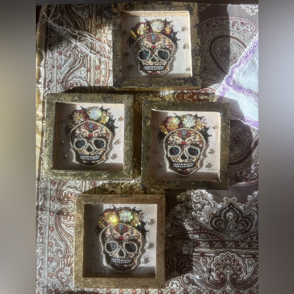 Beaded Sugar Skull Day of the Dead coaster tray wall decor Set - Picture 5 of 6